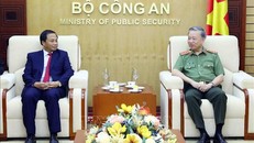 Đại tướng Tô Lâm, Bộ trưởng Bộ Công an tiếp Trưởng Cơ quan đại diện Bộ Công an Lào tại Việt Nam Phayvanh Sitthi Chanh.