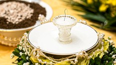 Hiện vật được cho là xá lợi tóc Đức Phật hơn 2.600 năm tự chuyển động gây xôn xao dư luận. (Ảnh: Chùa Ba Vàng)