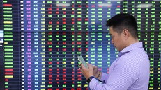 Năm 2023, thị trường chứng khoán Việt Nam chịu tác động không mấy tích cực từ vĩ mô trong nước và trên thế giới, do đó đã "chững lại" với những phiên tăng, giảm đan xen. (Ảnh minh hoạ)