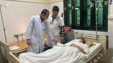 Một ca cấp cứu do pháo nổ dịp Tết Giáp Thìn đang điều trị tại Bệnh viện Việt Đức.