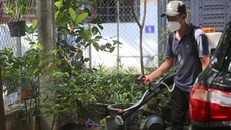 Phun hóa chất diệt muỗi tại một ổ dịch trên địa bàn quận Hải An, thành phố Hải Phòng. 