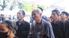 Mỗi người dân Việt Nam sẽ mãi khắc ghi hình ảnh một cán bộ lãnh đạo cấp cao của Đảng, Nhà nước hết sức giản dị, gần gũi với người dân.