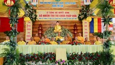 Chư tôn đức chứng minh, tham dự.