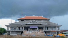 Khu tưởng niệm trong khu Di tích lịch sử Lộ Vòng Cung đang được thi công. 