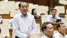 Bộ trưởng Bộ Văn hóa, Thể thao và Du lịch Nguyễn Văn Hùng trả lời chất vấn. 