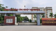 Trong kỳ nghỉ lễ 2/9, có 3 học sinh Trường Cao đẳng Công nghiệp Thái Nguyên mắc bệnh, phải chuyển đến điều trị tại Bệnh viện Trung ương Thái Nguyên.