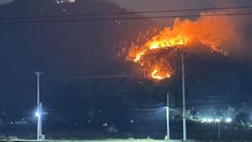 Đám cháy xảy ra trên núi An Phụ, thị xã Kinh Môn, tỉnh Hải Dương.