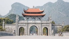 Cố đô Hoa Lư là một trong bốn vùng lõi thuộc Quần thể danh thắng Tràng An được UNESCO chính thức công nhận là Di sản văn hóa kép đầu tiên và duy nhất tại Đông Nam Á vào năm 2014.