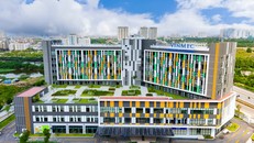 Vinmec Smart City có vốn đầu tư 1.500 tỷ đồng với quy mô gần gần 60.000 m2, kỳ vọng sẽ mở ra lựa chọn mới về dịch vụ y tế chất lượng cao và trở thành bệnh viện tốt nhất khu vực phía Tây Hà Nội.