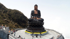 Chiêm ngưỡng Phật A Di Đà cao nhất Việt Nam trên đỉnh Fansipan