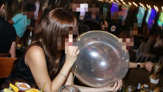 Bóng cười - quả bóng bơm khí N2O đang ngày càng trở thành mối nguy hiểm đối với sức khỏe con người, đặc biệt là giới trẻ. (Ảnh minh hoạ)