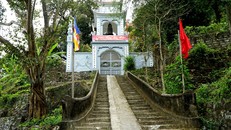 Tảng đá phát ra tiếng chuông ngân trong ngôi chùa cổ ở xứ Thanh