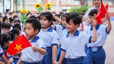 Bắt đầu từ năm học 2025 - 2026, Bộ Chính trị chủ trương thực hiện miễn toàn bộ học phí cho học sinh từ mầm non đến hết trung học phổ thông công lập trên cả nước. 