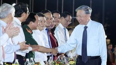 Tổng Bí thư Tô Lâm đến dự chương trình nghệ thuật. 