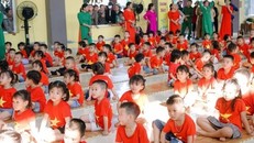 Chùa Chí Linh, Nghệ An tổ chức lễ tắm Phật dành cho thiếu nhi