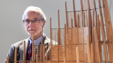 Kiến trúc sư Renzo Piano không ngừng cống hiến cho nhân loại dù ở tuổi gần 90.