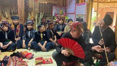 Lễ hội "Xên lẩu nó" của người Thái Đen Yên Châu.