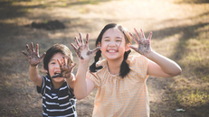 Đổ đầy hạnh phúc vào trong đứa trẻ