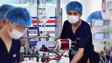 Đề xuất tăng phụ cấp ưu đãi nghề để giữ cán bộ y tế 