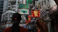 Nỗi khổ của nữ lao động nhập cư tại Hồng Kông 