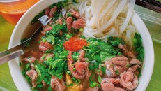 Phở và hoa nhài 