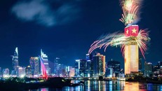 Tại TPHCM, chương trình bắn pháo hoa nghệ thuật diễn ra từ 21 giờ đến 21 giờ 15 phút ngày 2/9 tại bảy điểm.