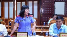 Bà Trần Thị Thụy Vũ, Phó Viện trưởng Viện Kiểm sát nhân dân tỉnh Tây Ninh đóng góp ý kiến đối với Dự án Luật Xử lý vi phạm hành chính (sửa đổi).