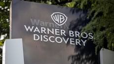 Warner Bros. Discovery và NBC Universal có khả năng tham gia vào các vụ M&A trong 18-24 tháng tới. Ảnh: Reuters.