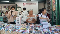 Đường sách thành phố Thủ Đức (trên đường Hồ Thị Tư, phường Hiệp Phú) vừa chính thức đi vào hoạt động từ ngày 22/12/2023. Ảnh: Thu Hoài/TTXVN