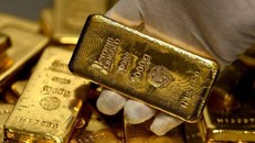 Hôm nay, giá vàng trong nước và thế giới tiếp tục giảm sâu. 