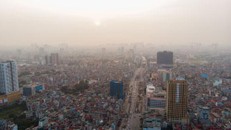 hiều thời điểm Hà Nội đã lọt top những TP ô nhiễm không khí nhất thế giới. (Ảnh: Người lao động)