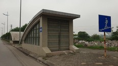 Hầm đi bộ trên địa bàn xã Đông Hội (huyện Đông Anh) đã hoàn thiện, nhưng chưa đưa vào sử dụng. Ảnh: Nguyễn Triều