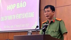 Đại tá Hồ Quang Thắng phát biểu tại buổi họp báo. (Ảnh: Thanh Niên)