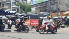 Chợ Bà Chiểu (Q.Bình Thạnh) hiện bị phong tỏa một phần do có liên quan đến ca nhiễm COVID-19 - Ảnh: N.TRÍ