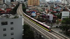 Đoàn tàu metro Nhổn - ga Hà Nội chạy thử sáng 1/7. (Ảnh: Tuổi trẻ)