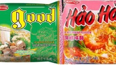 Miến Good, hương vị sườn heo, loại 56gr, ngày sản xuất 10/5/2021 và Mì Hảo Hảo, hương vị tôm chuacay, loại 77gr, ngày sản xuất 24/3/2021 bị thu hồi tại EU. (Ảnh: Đại Đoàn Kết)