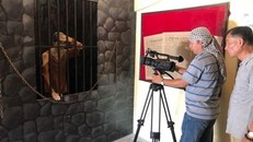 Đoàn làm phim “Việt Nam-Thời đại Hồ Chí Minh: Biên niên sử truyền hình” thực hiện một cảnh quay. (Ảnh: Đoàn phim cung cấp)