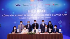 Lãnh đạo VPBank tham gia ký kết hợp tác TMĐT xuyên biên giới. 