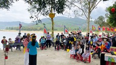 Hô hát bài chòi tại Lễ hội Bà Thu Bồn. Ảnh: baoquangnam.vn