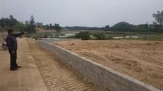 Một trung tâm môi giới bất động sản ở Sóc Sơn. (Ảnh: Mạnh Khánh/TTXVN) 