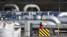 Đường ống dẫn khí đốt tại một trạm truyền dẫn ở Werne, Đức. (Ảnh: AFP/TTXVN)