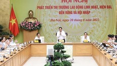 Thủ tướng Phạm Minh Chính chủ trì Hội nghị trực tuyến toàn quốc về 'Phát triển thị trường lao động linh hoạt, hiện đại, bền vững và hội nhập.' (Ảnh: Dương Giang/TTXVN)
