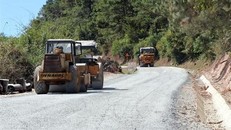 Bộ Giao thông Vận tải đề xuất hơn 8.500 tỷ đồng đầu tư nâng cấp 5 tuyến đường kết nối với Lào. (Ảnh: Cao Nguyên/TTXVN)