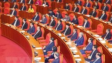 Các đại biểu dự phiên bế mạc Hội nghị lần thứ sáu Ban Chấp hành Trung ương Đảng Cộng sản Việt Nam khóa XIII. (Ảnh: Trọng Đức/TTXVN)