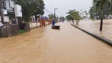 Đường giao thông ở xã Hải Phong, huyện Hải Lăng, tỉnh Quảng Trị bị ngập lụt. (Ảnh: Nguyên Lý/TTXVN) 