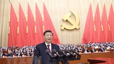 Tổng Bí thư Ban Chấp hành Trung ương Đảng Cộng sản Trung Quốc Tập Cận Bình trình bày báo cáo chính trị tại Đại hội Đại biểu Toàn quốc lần thứ XX Đảng Cộng sản Trung Quốc ở Bắc Kinh, ngày 16/10/2022. (Ảnh: THX/TTXVN) 
