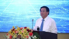 Ủy viên Bộ chính trị, Giám đốc học viện Chính trị Quốc gia Hồ Chí Minh, Chủ tịch Hội đồng Lý luận Trung ương Nguyễn Xuân Thắng phát biểu tại Diễn đàn. (Ảnh: Chương Đài/TTXVN)