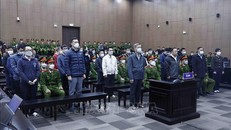 Xét xử các bị cáo trong vụ án xảy ra tại Bệnh viện Đa khoa Đồng Nai, Công ty AIC và các đơn vị có liên quan, ngày 29/12/2022. Ảnh: An Đăng/TTXVN