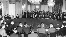 Quang cảnh lễ ký Hiệp định Paris, ngày 27/1/1973, tại Trung tâm Hội nghị quốc tế ở thủ đô Paris (Pháp). Ảnh tư liệu: Văn Lượng/TTXVN 