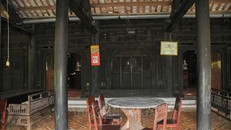 Nhà cổ Đông Hòa Hiệp (Tiền Giang) còn lưu giữ nhiều vật dụng quý giá cổ xưa. 